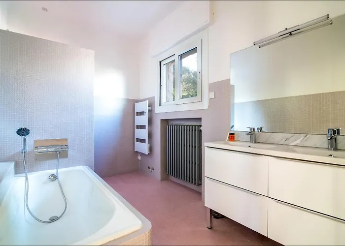 Primavera Splendid With Sea View In Saint-jean Cap Ferrat فيلة سا جو كاب فيرا